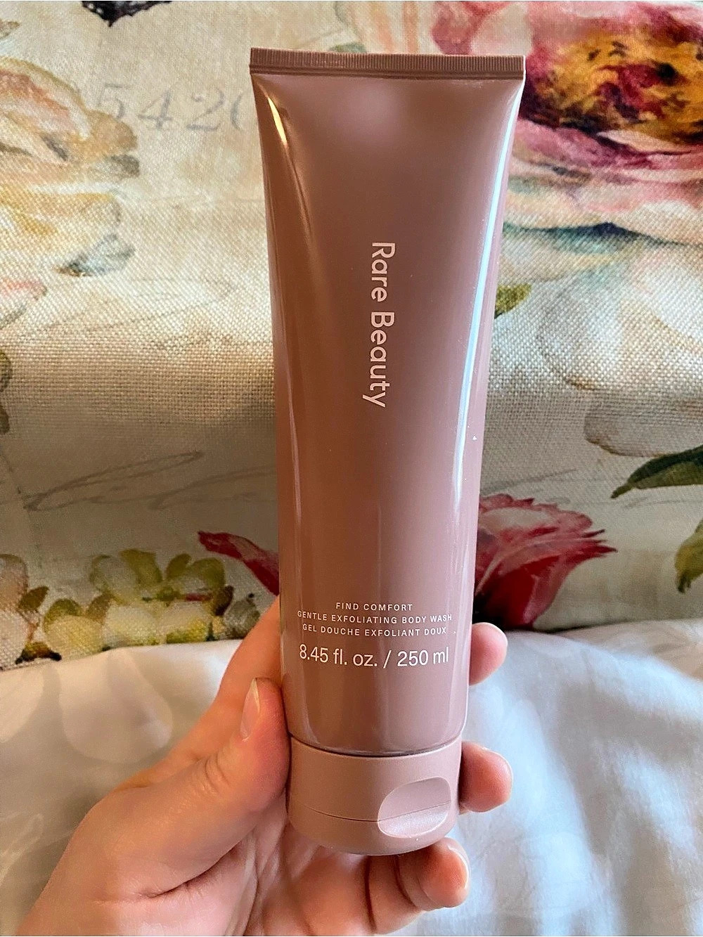 Rare Beauty Find Comfort Body Exfoliant 8.45 NWT